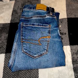 BRAND NEW AMERICAN EAGLE CURVY JEGGINGS